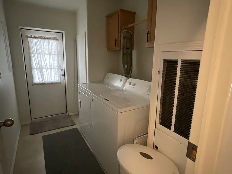 766 Holly St — Photo 14