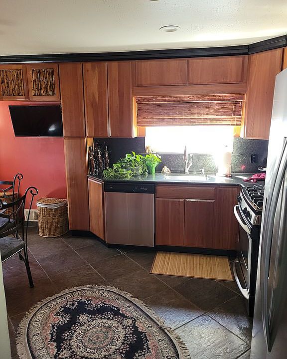 1st image of 52 Kingsbridge Ave