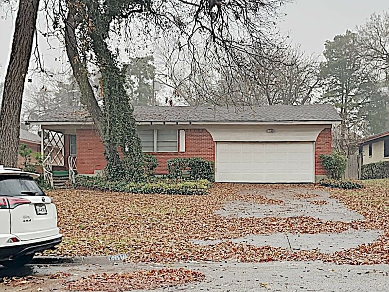 1st image of 1918 Myrtlewood Dr