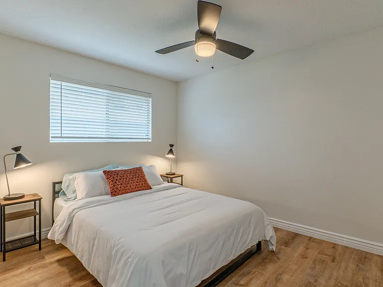 1133 S Farmer Ave #3 — Photo 12