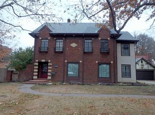 812 SW Gage Blvd, Topeka, KS 66606