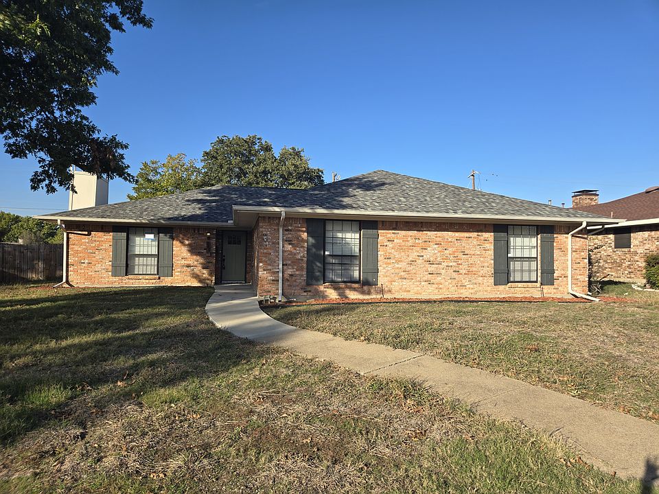1st image of 949 Crestwood Cir