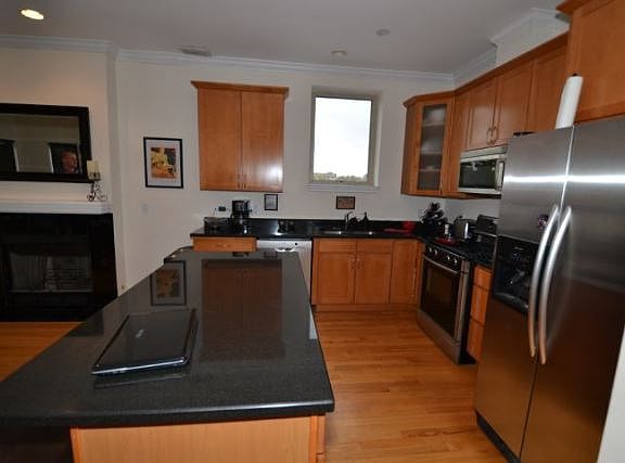 4th image of 1741 N Fairfield Ave #4