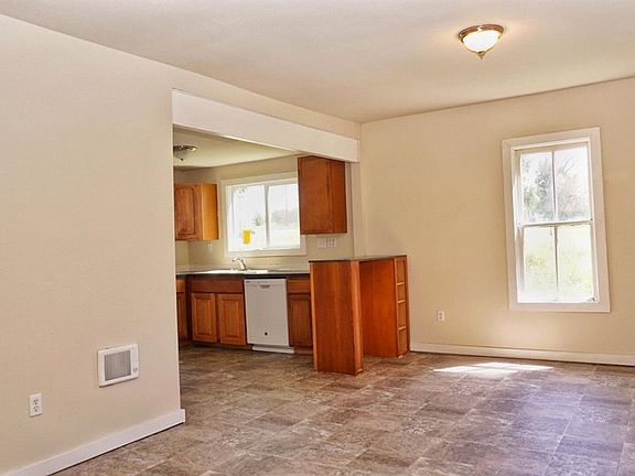 4th image of 2912 S Windsor St #2914