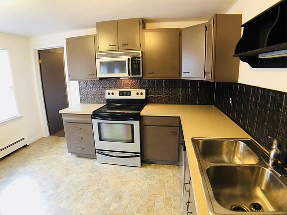 3rd image of 13 Lincoln Ave APT 1