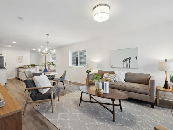 2028 James Ave N #2, Minneapolis, MN 55411