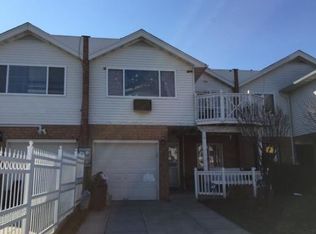 303 Castle Hill Ave, Bronx, NY 10473