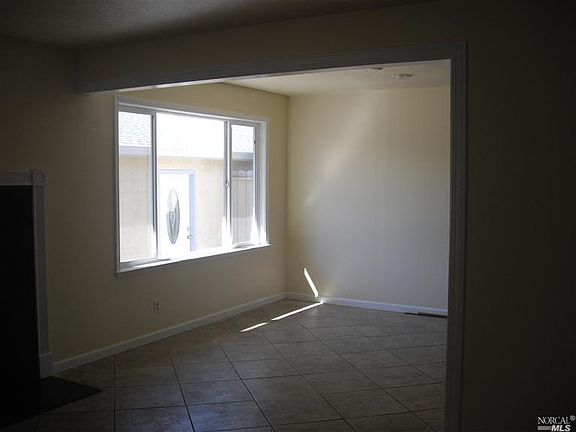 4th image of 330 Hamilton Dr