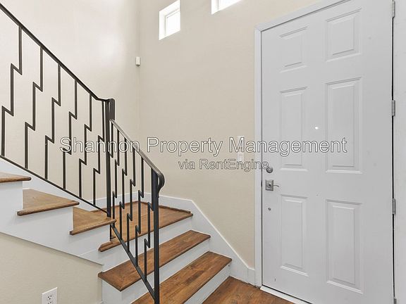 5th image of 901 Roy St