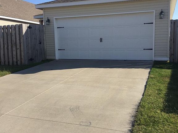 3rd image of 4500 W Sweetgum Ln
