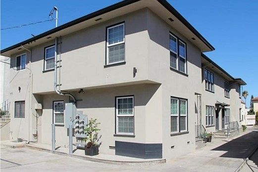 3rd image of 1111 S Cochran Ave APT 1