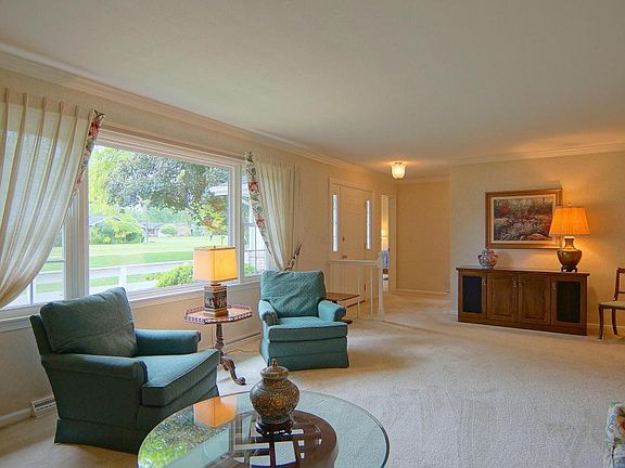 2nd image of 1882 Briarcliff Dr