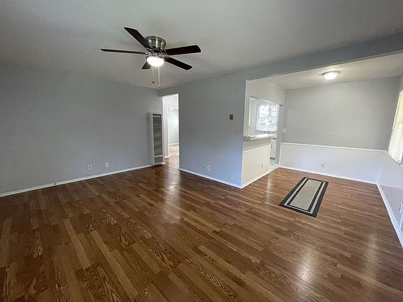 4th image of 14928 Kittridge St #1/2