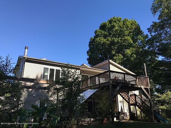 3rd image of 35 Pine Dr