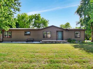305 E Wood Ave, Clearwater, KS 67026