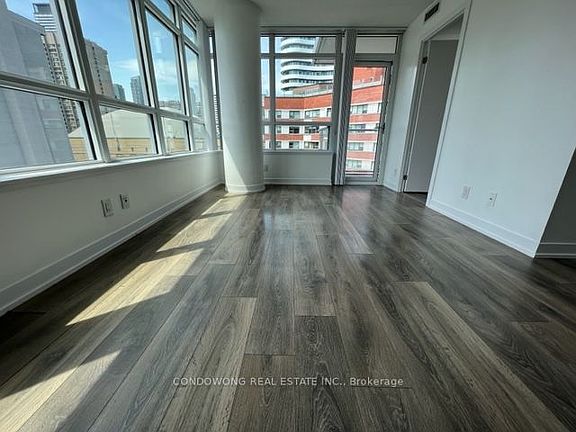 3rd image of 365 Church St #903