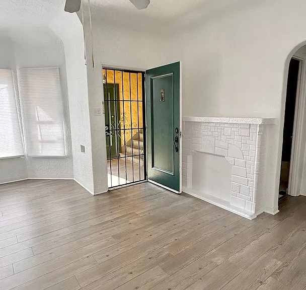 538 N Sycamore Ave — Photo 4