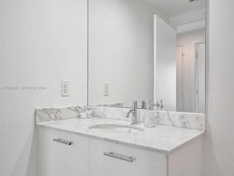 500 Brickell Ave #1301 — Photo 5