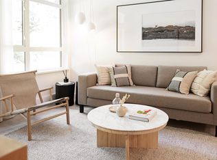 968 Lytton St #203, North Vancouver, BC V7H2A5