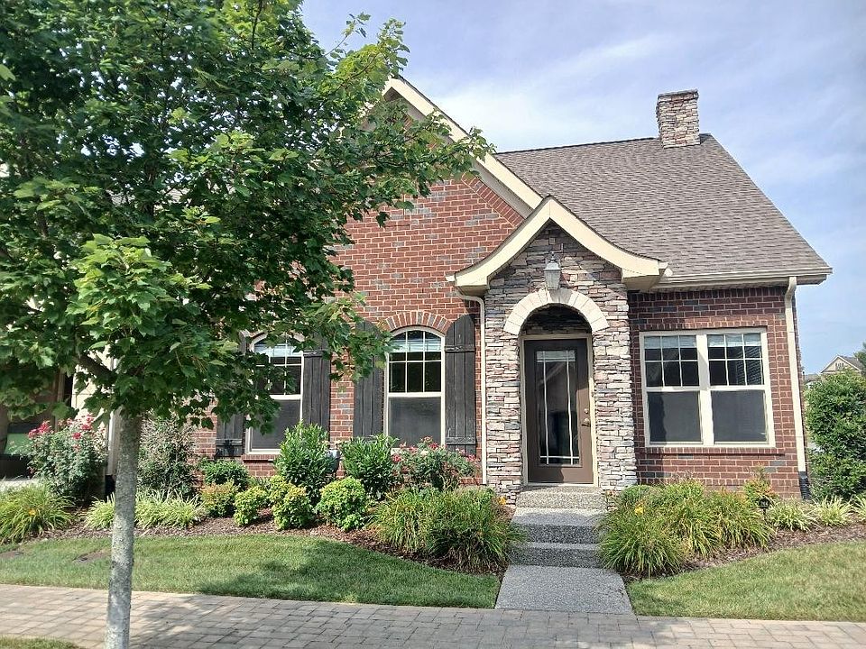 1st image of 244 Glennister Ct