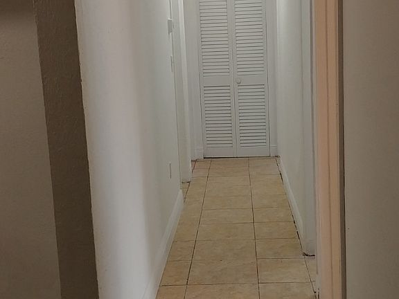 5th image of 125 NW 196th St