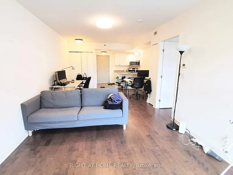456 King Edward Ave #407 — Photo 8