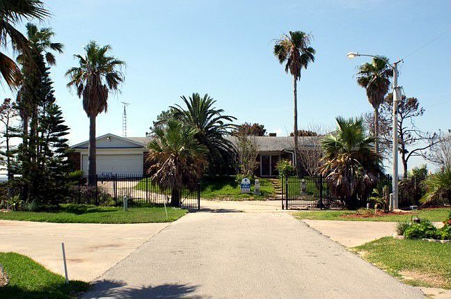 Tiki Island