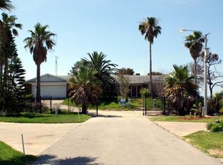 510 Bora Bora Dr, Tiki Island, TX 77554
