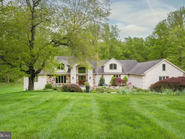 11 Fairhill Dr, Chadds Ford, PA 19317