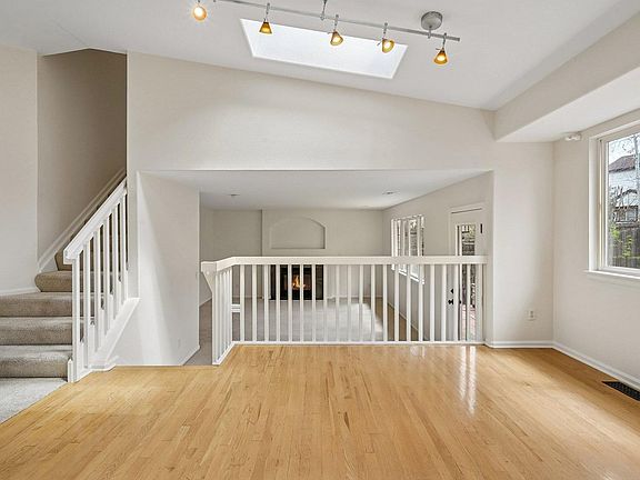 2nd image of 1432 Hyacinth Way