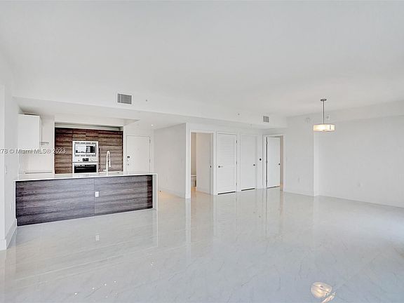 5th image of 301 Altara Ave APT 835