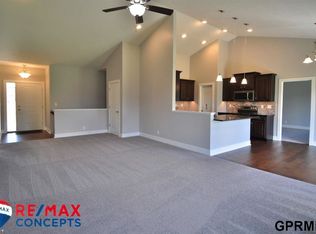 7311 Dempster Dr, Lincoln, NE 68516