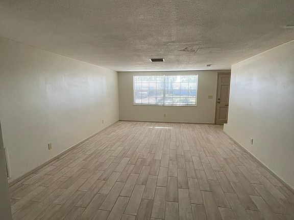 4th image of 5423 Mosaic Dr
