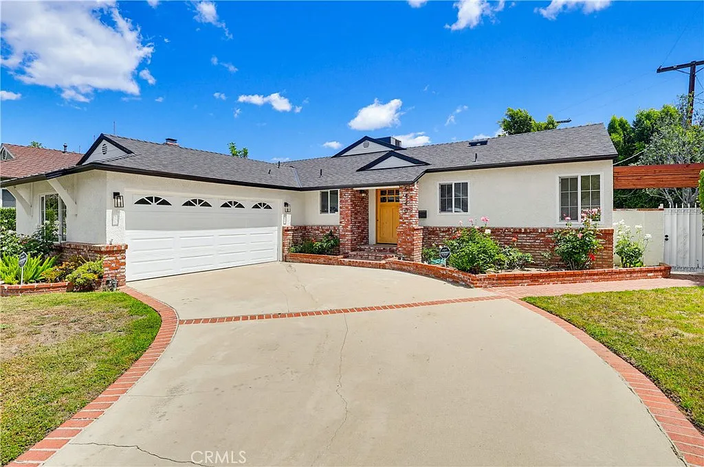 4 bed, 2291 sqft, $10,000 — Photo 2
