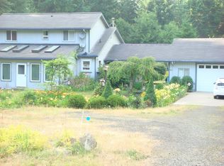 1561 E Grapeview Loop Rd, Grapeview, WA 98546