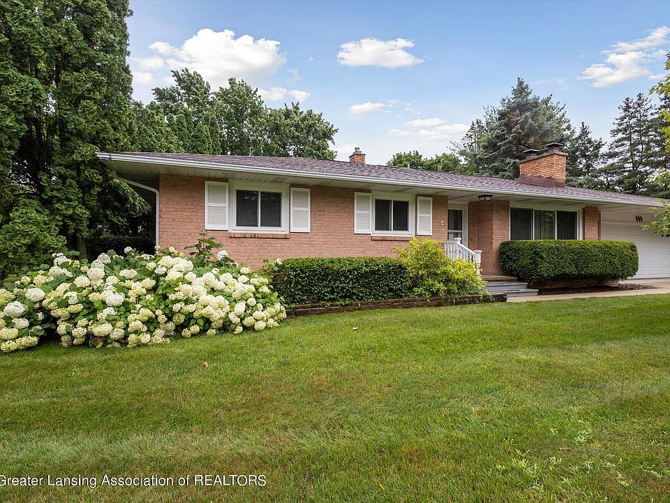 1st image of 207 Cambridge Dr