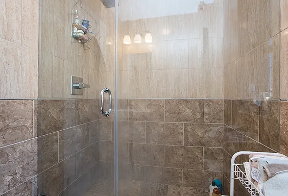 Rented by Emor Management Inc. | media 18