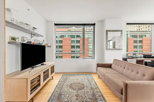 Sold by R New York | media 5