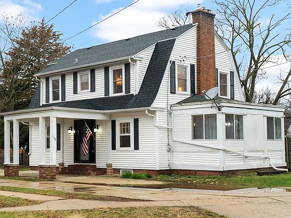 2nd image of 1142 Milwaukee Rd