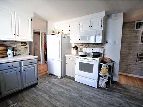 5th image of 670 Evergreen Dr
