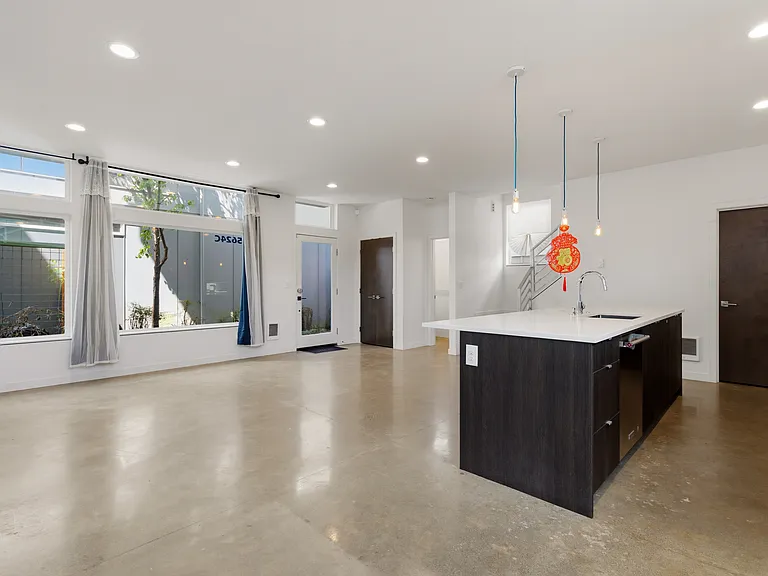 5624 Fauntleroy Way SW #C — Photo 6