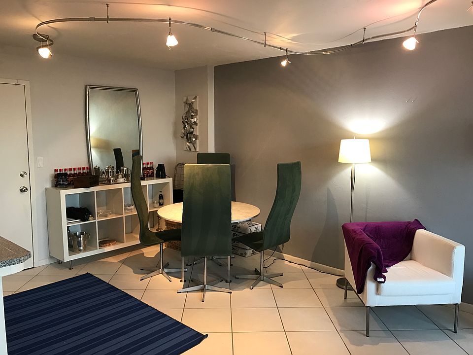 Entry, dining room