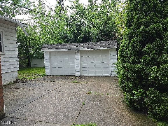 5th image of 10713 Penfield Ave