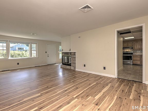 5th image of 424 Cedar Lane