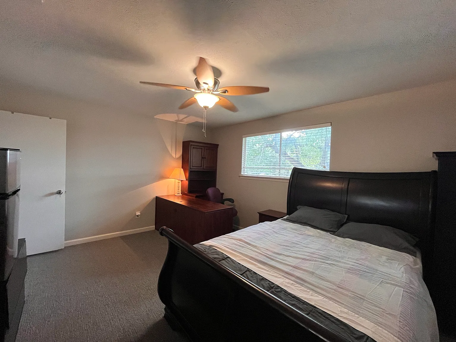 1 bed, 3.5 bath, 3000 sqft, $1,100 — Photo 2