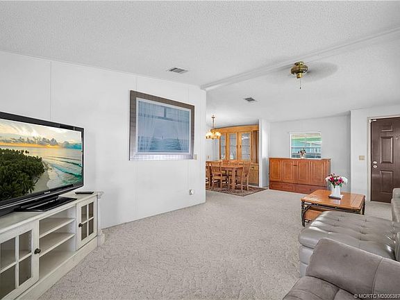 4th image of 4676 SE Basswood Ter