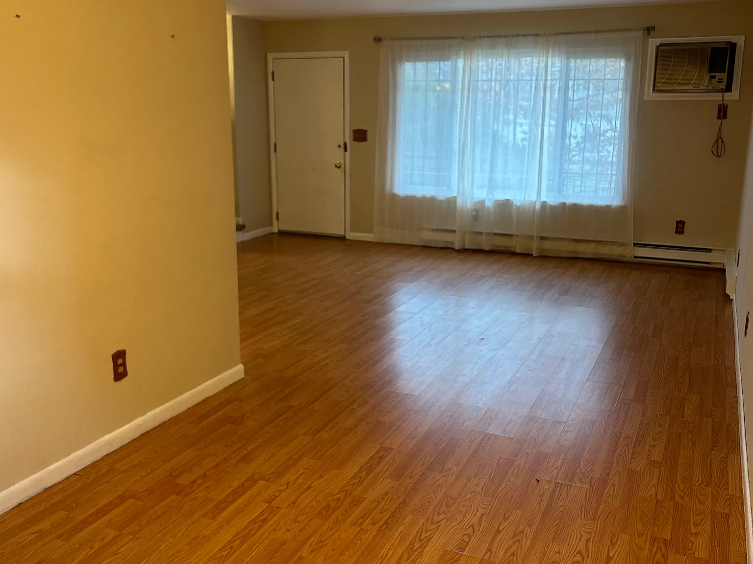 2 bed, 1076 sqft, $2,600 — Photo 4