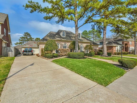 2nd image of 15614 Wildwood Run