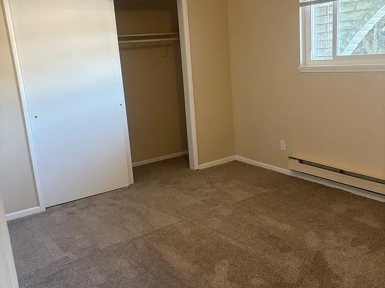 Sierra Madre Apartments — Photo 16