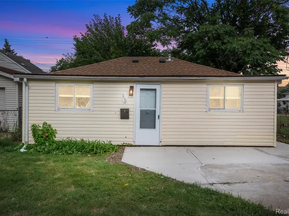 1672 Lafayette Blvd, Lincoln Park, MI 48146